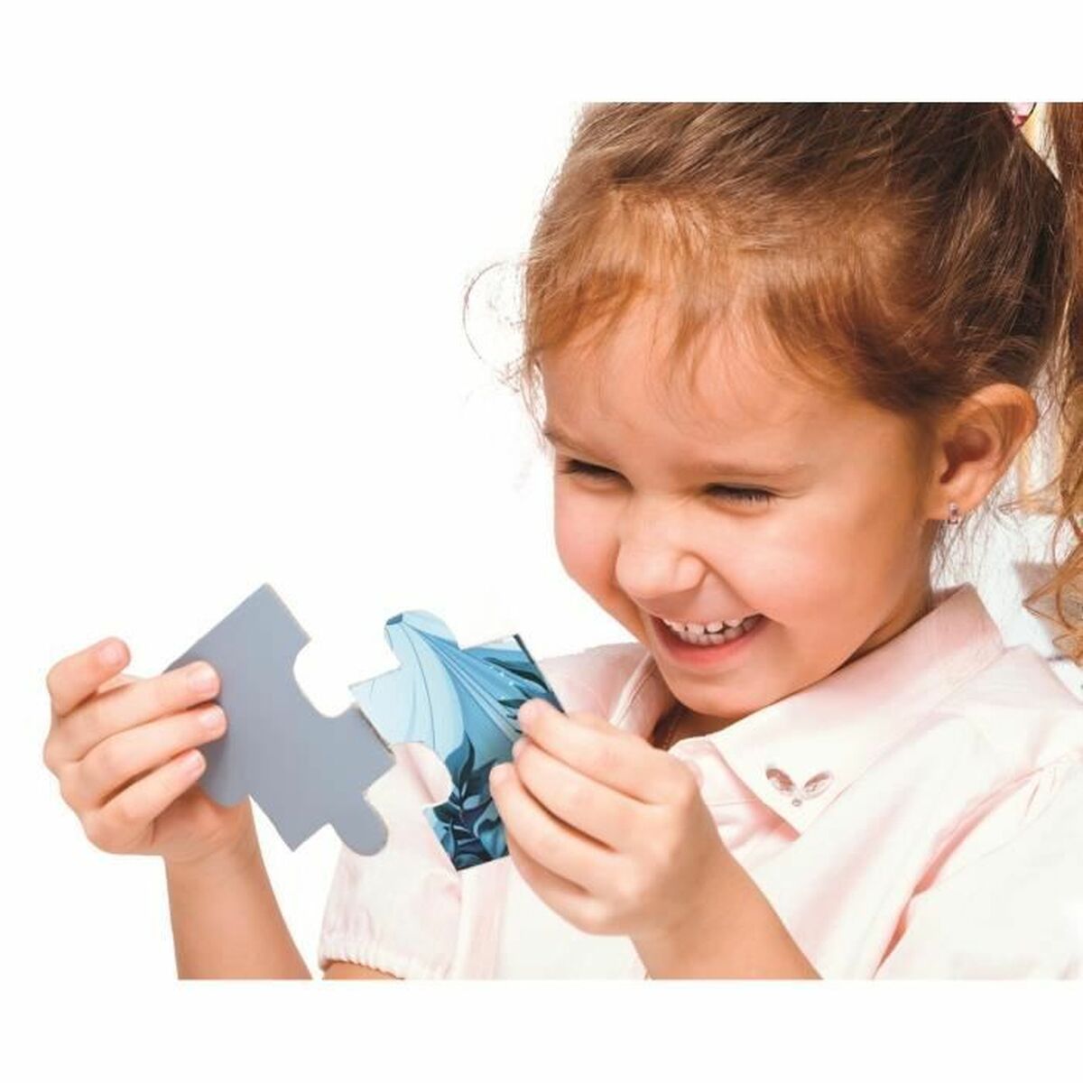 Puzzel pentru copii cu cea mai iubită animatoare Dora .